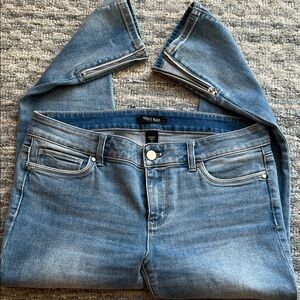 WHBM Vintage Wash Soft Stretch Denim Skinny Jeans with Ankle Zipper Detail